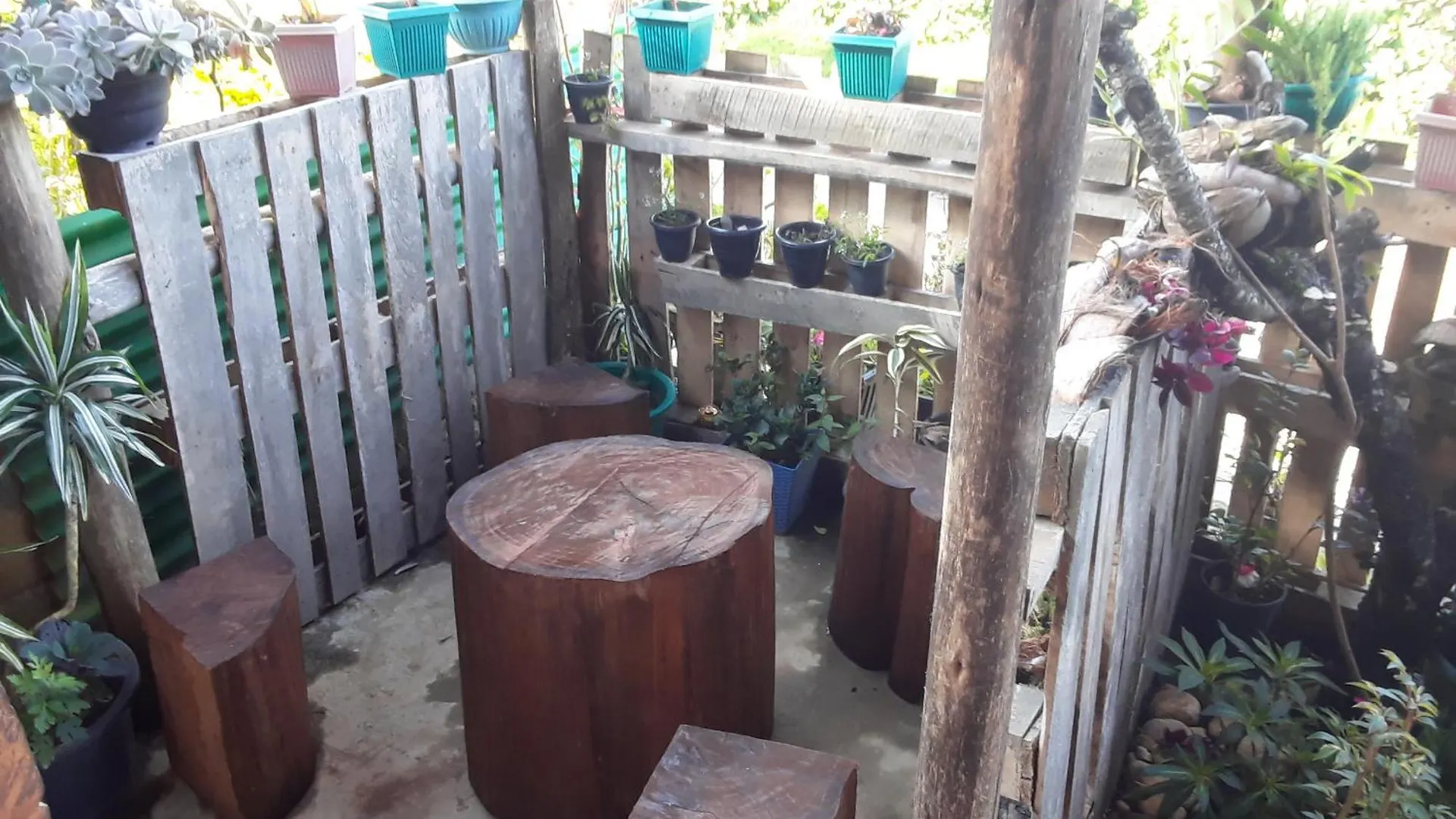 Homestay 20/20 Wood Cabana Nuwara Eliya